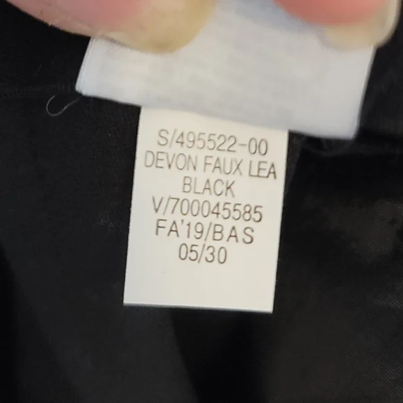 🆕️ Banana Republic Petite Devon Legging Fit Vegan Leather Pants in Black - Picture 9 of 11